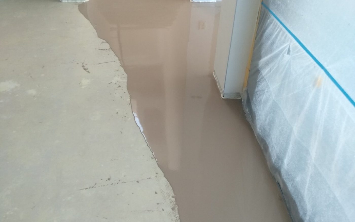 Fotografie z distanční a nivelační stěrky | Vzorový e4 dům | Wienerberger