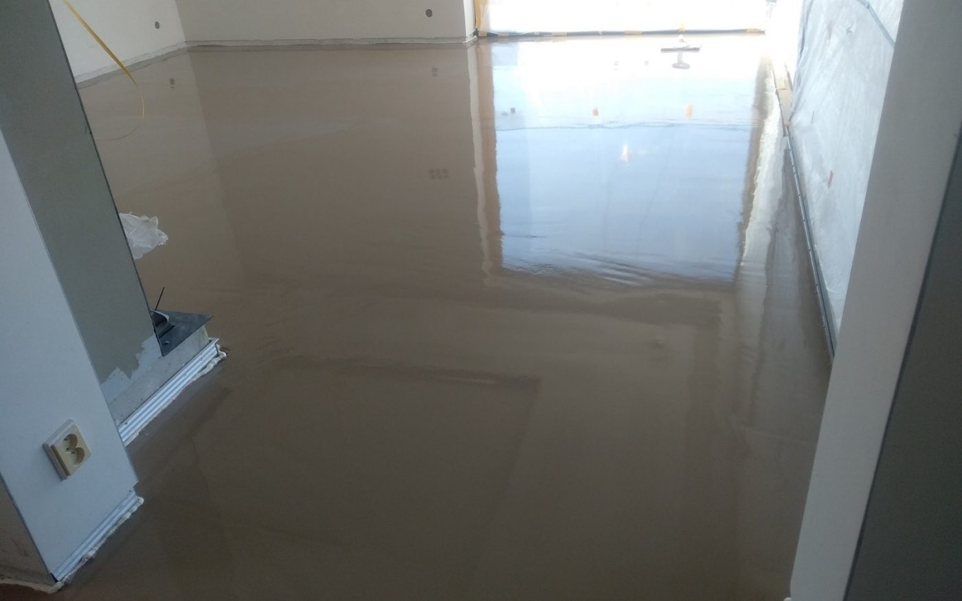 Fotografie z distanční a nivelační stěrky | Vzorový e4 dům | Wienerberger