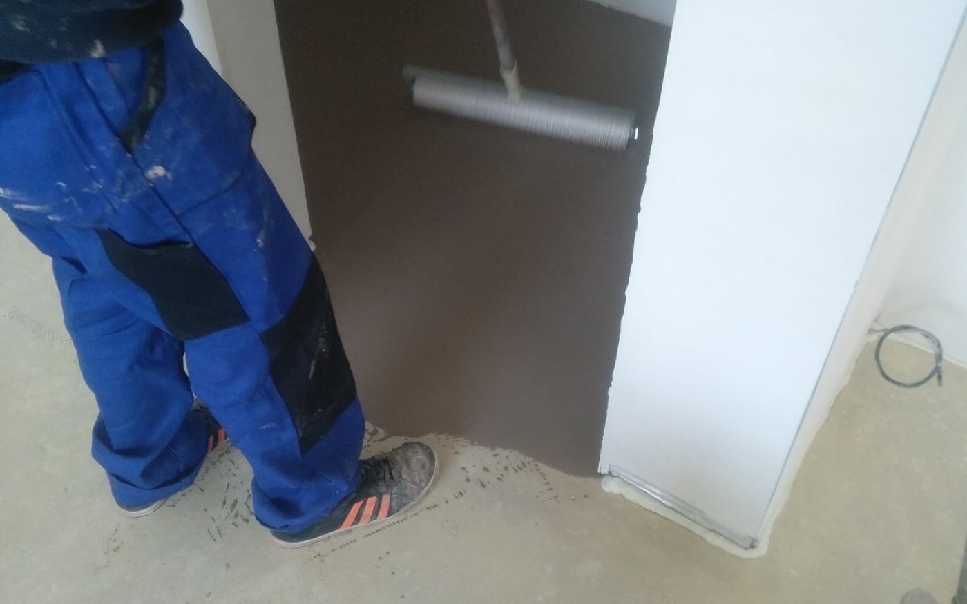 Fotografie z distanční a nivelační stěrky | Vzorový e4 dům | Wienerberger