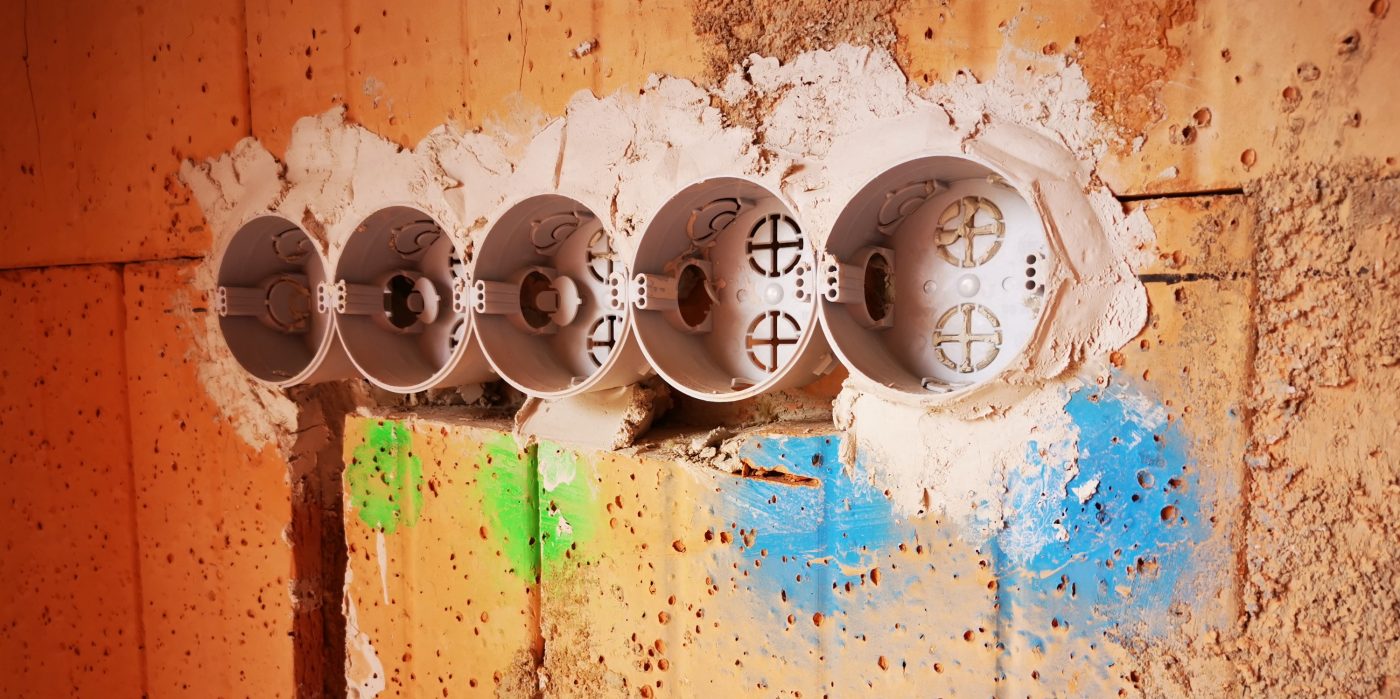 Fotografie Elektro krabiček a Izolace podkroví  | Vzorový e4 dům | Wienerberger