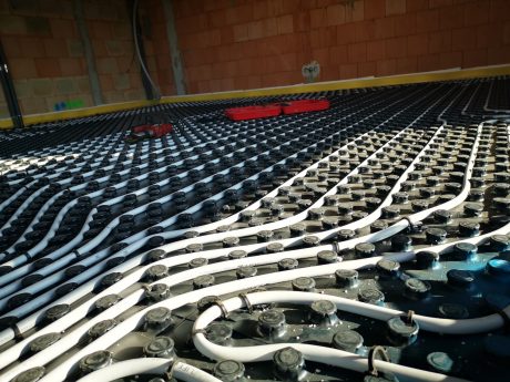 Fotografie rozvodů podlahového vytápění 1NP | Vzorový e4 dům | Wienerberger