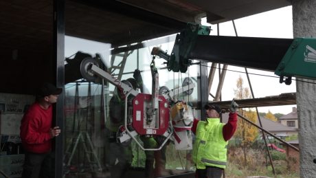 Instalace velkoformátových oken VEKRA | Wienerberger e4 dům
