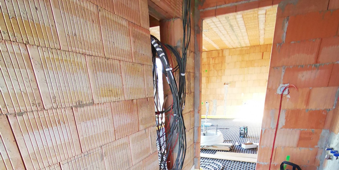 Fotografie rozvodů podlahového vytápění 1NP | Vzorový e4 dům | Wienerberger