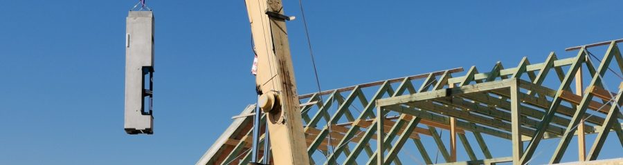 Fotografie komínu a zakládání nadkrokevní izolace | Vzorový e4 dům | Wienerberger