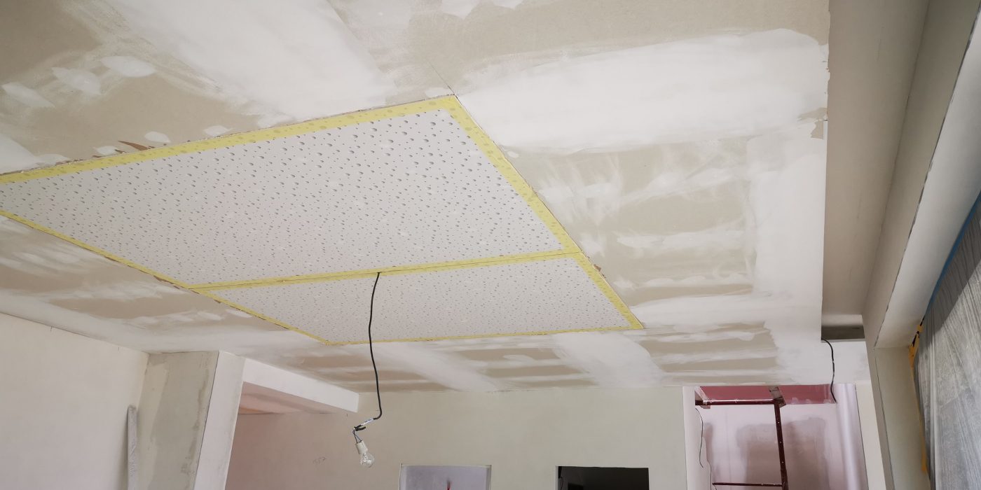 Fotografie zatmeleného sádrokartonu v přízemí | Vzorový e4 dům | Wienerberger