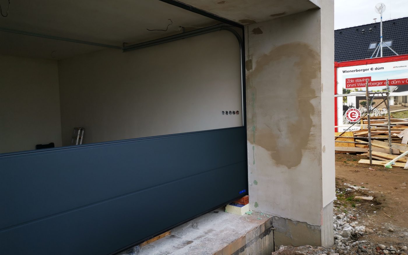Fotografie garážových vrat | Vzorový e4 dům | Wienerberger