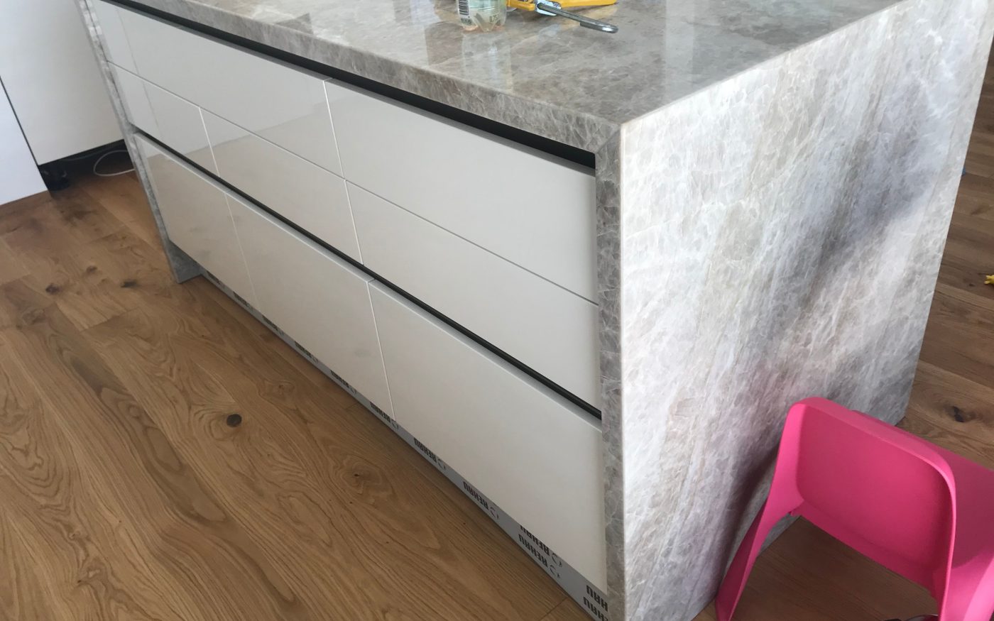 Fotografie - montáž kuchyňské linky a spotřebičů | Wienerberger e4 dům