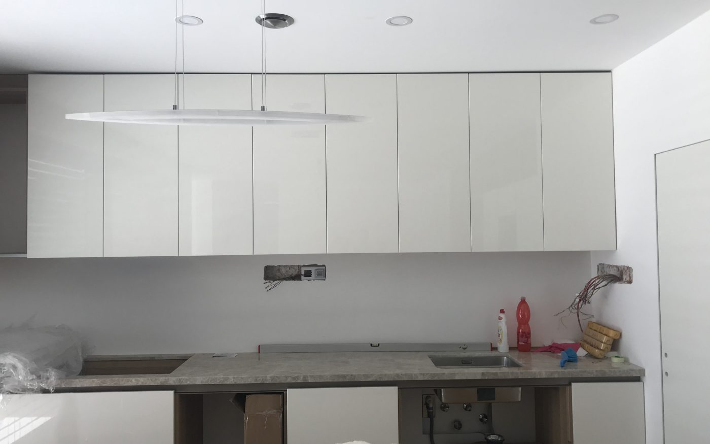 Fotografie - montáž kuchyňské linky a spotřebičů | Wienerberger e4 dům