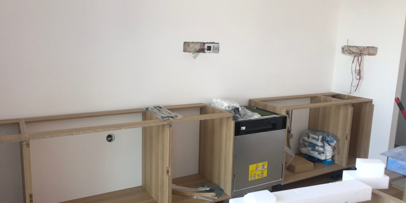 Fotografie - montáž kuchyňské linky a spotřebičů | Wienerberger e4 dům