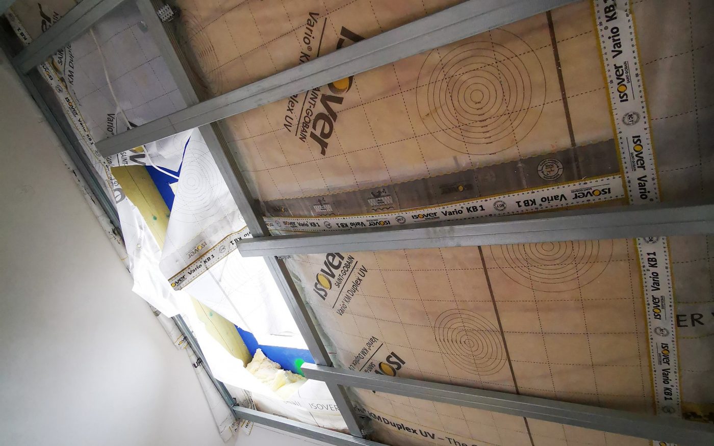 Fotografie SDK profilů přízemí a hotové rastry podkroví a vodovodní baterie| Vzorový e4 dům | Wienerberger