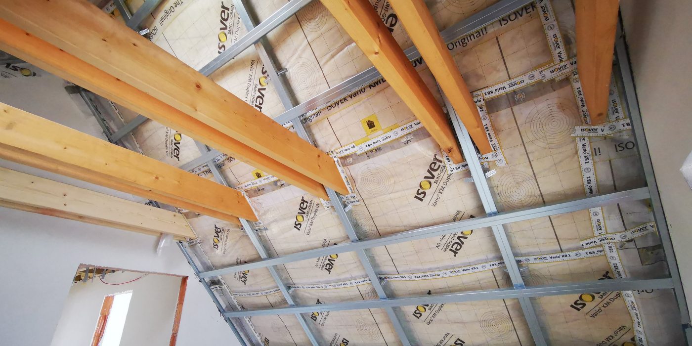 Fotografie sádrokartonů v podkroví a vnitřní omítky | Vzorový e4 dům | Wienerberger