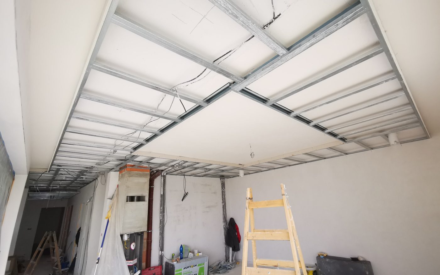 Fotografie z montáže sádrokartonu | Vzorový e4 dům | Wienerberger