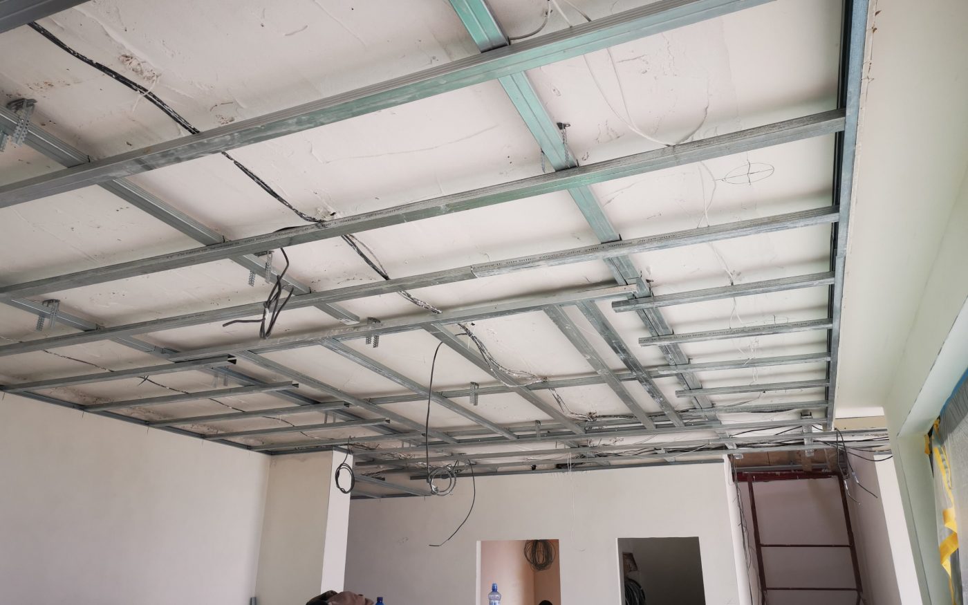 Fotografie z montáže sádrokartonu | Vzorový e4 dům | Wienerberger