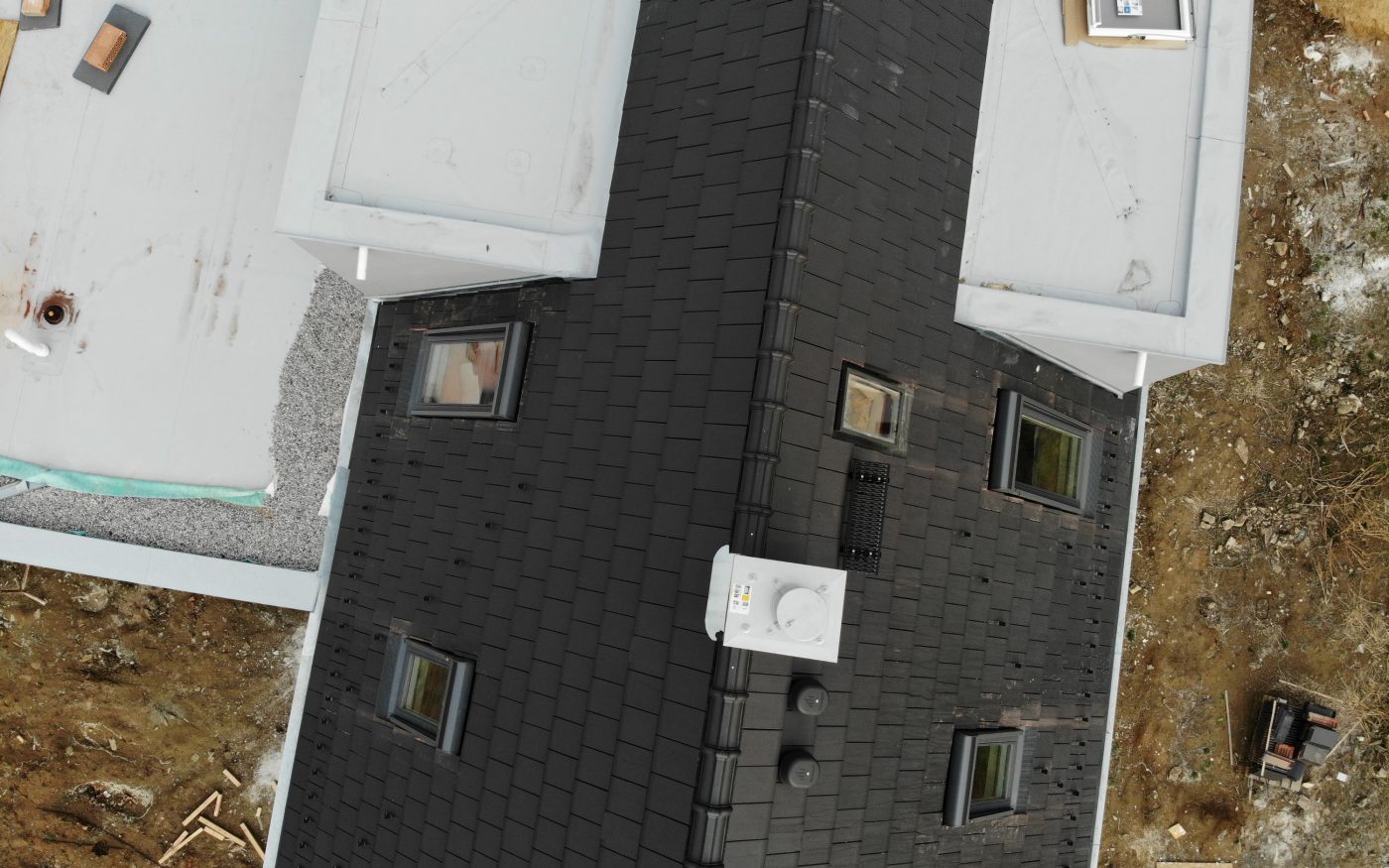 Střešní okna - dron - Újezd | Wienerberger e4 dům