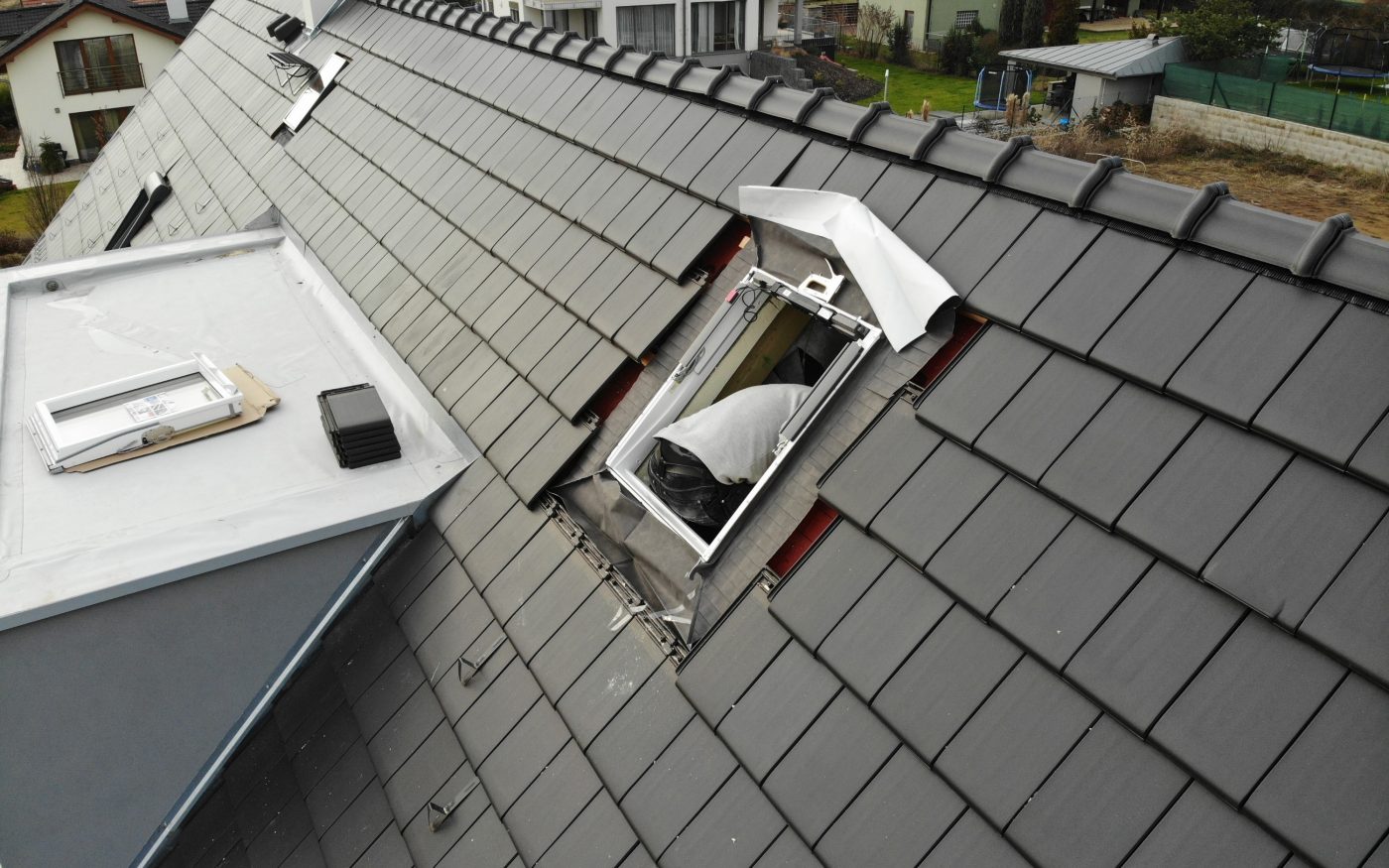 Střešní okna - dron - Újezd | Wienerberger e4 dům