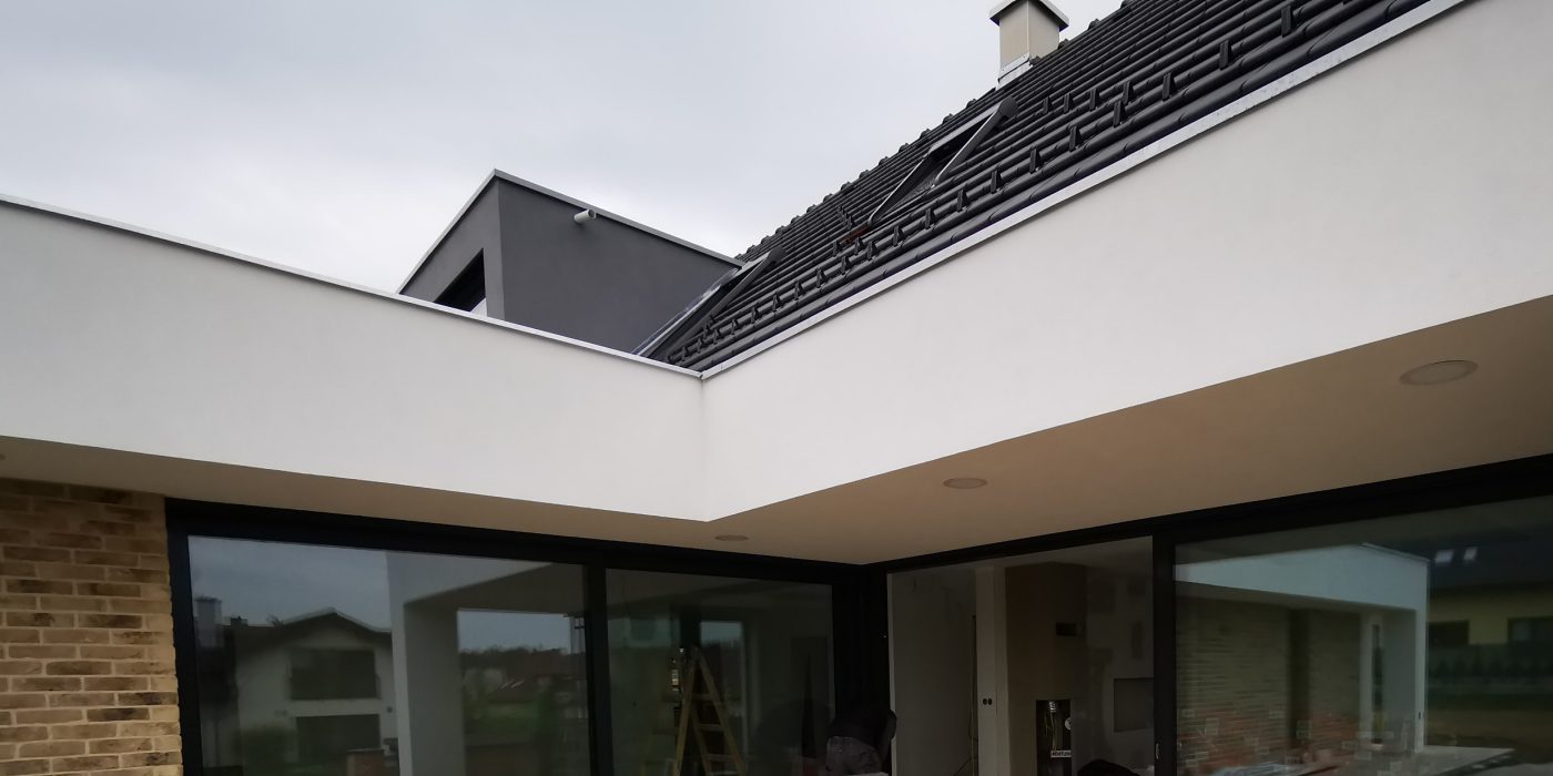 Fotografie z montáže venkovních žaluzií  | Vzorový e4 dům | Wienerberger