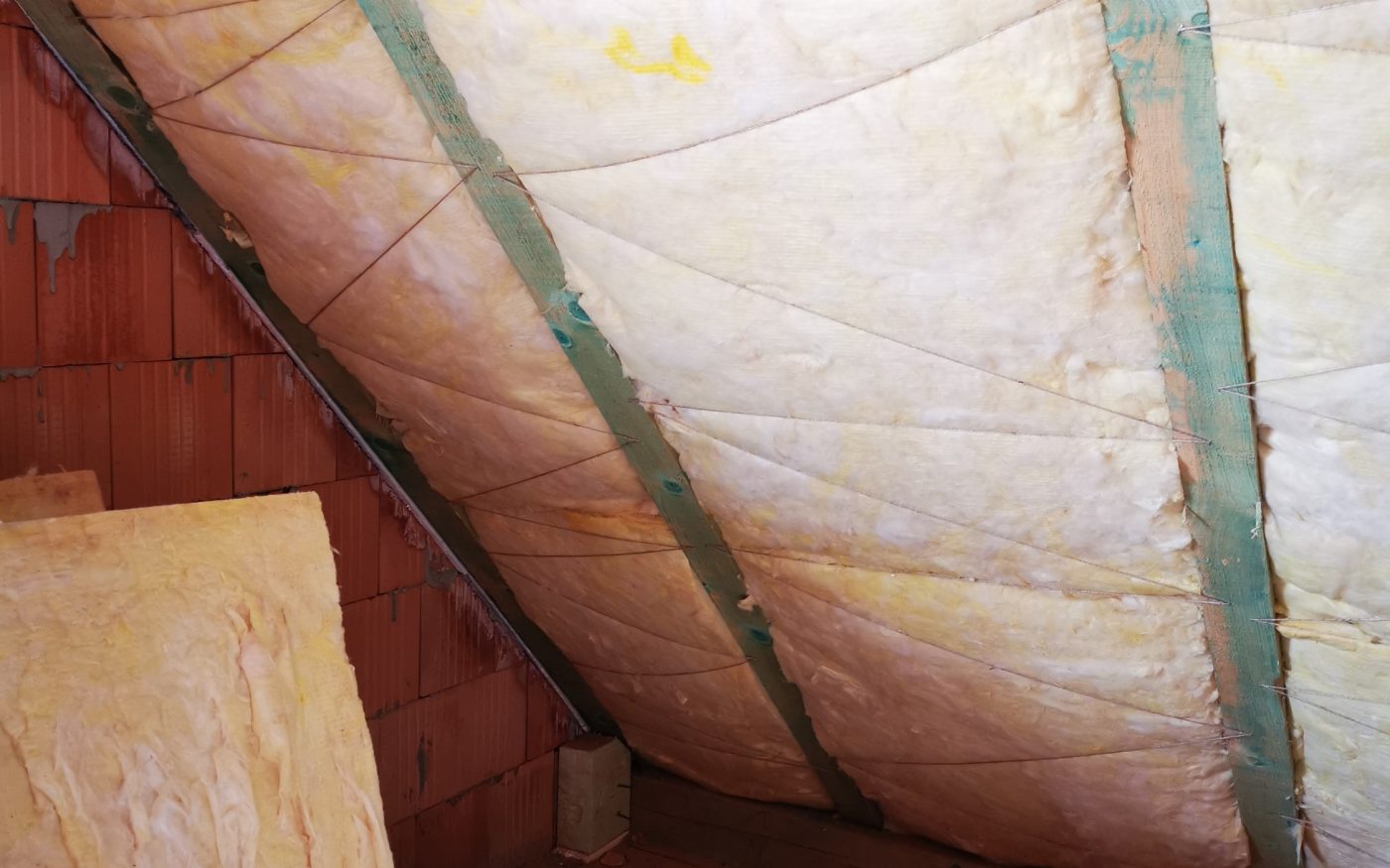 Fotografie WC a izolace podkroví | Vzorový e4 dům | Wienerberger