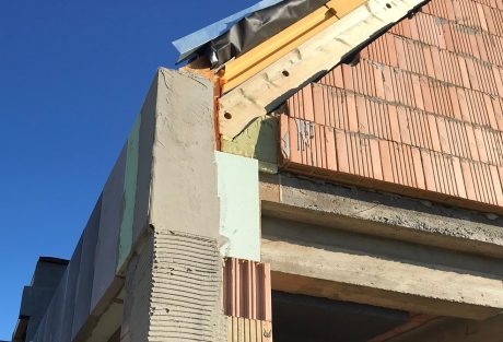 Fotografie přípravy podkladů před omítáním | Vzorový e4 dům | Wienerberger