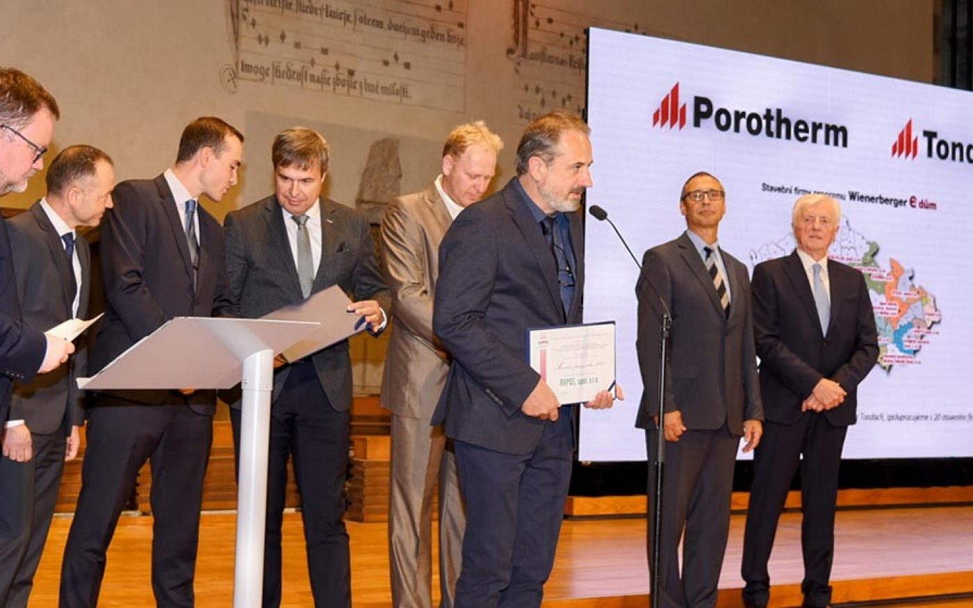 Fotografie z ocenění nejlepší stavební firmy roku 2017 | Vzorový e4 dům | Wienerberger