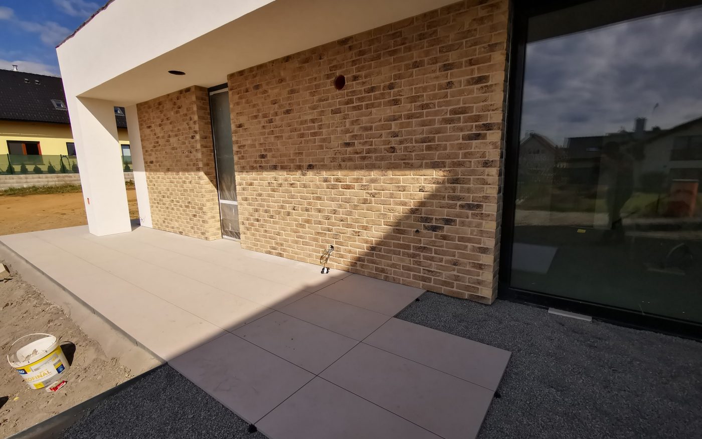 Fotografie z venkovní dlažby | Vzorový e4 dům | Wienerberger