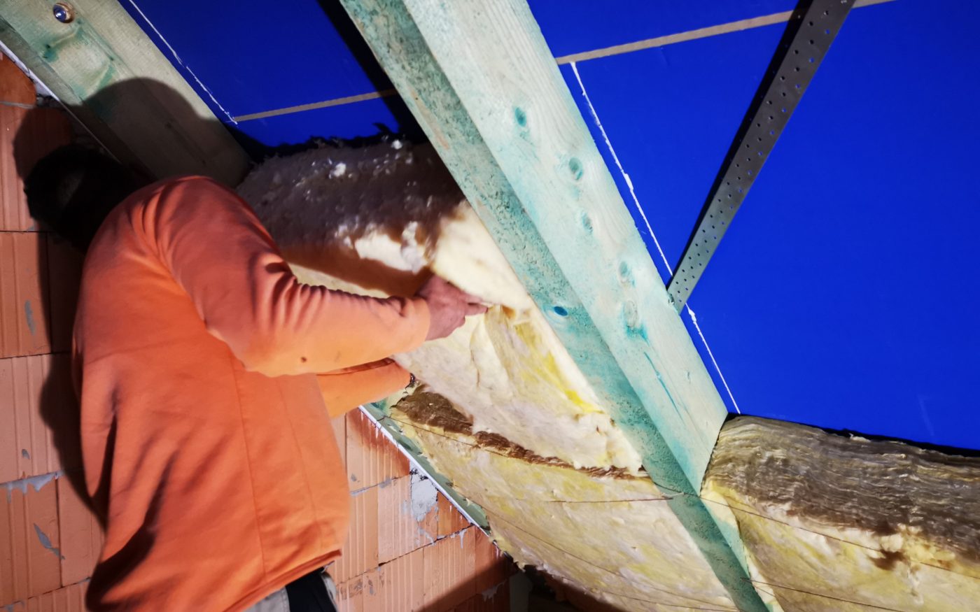 Fotografie Elektro krabiček a Izolace podkroví  | Vzorový e4 dům | Wienerberger