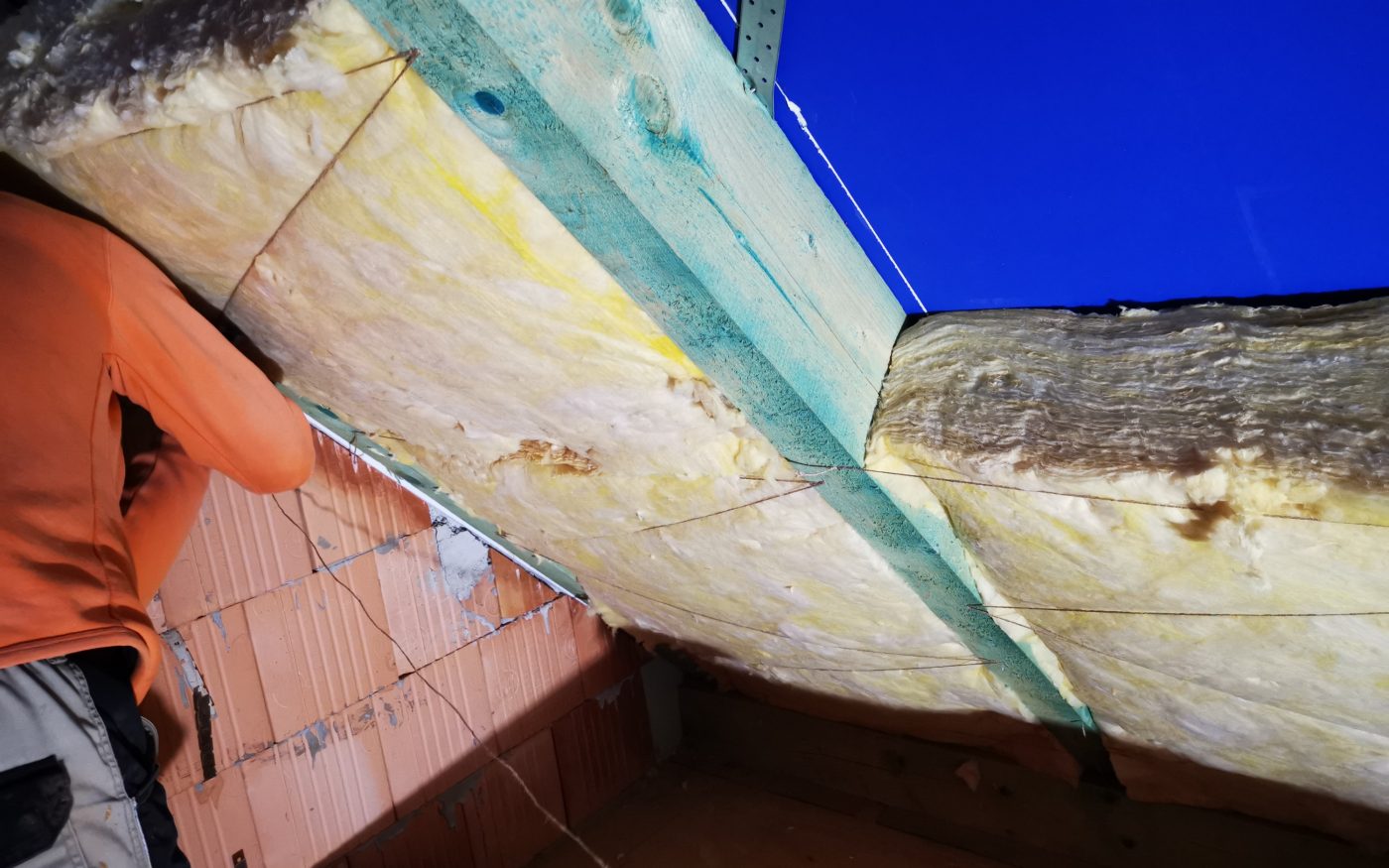 Fotografie Elektro krabiček a Izolace podkroví  | Vzorový e4 dům | Wienerberger