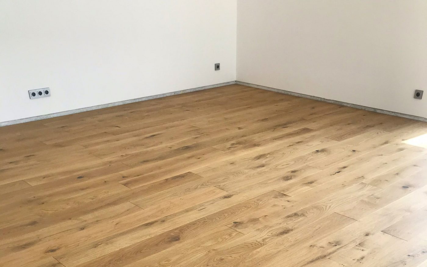 Fotografie - vnitřní dřevěné podlahy | Vzorový e4 dům | Wienerberger