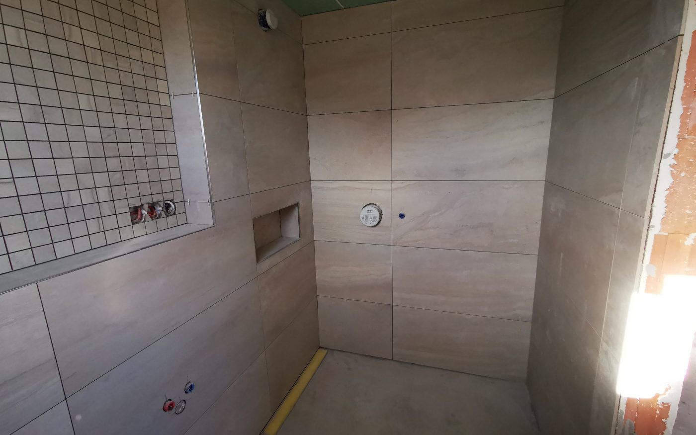 Fotografie koupelny 1 NP | Vzorový e4 dům | Wienerberger