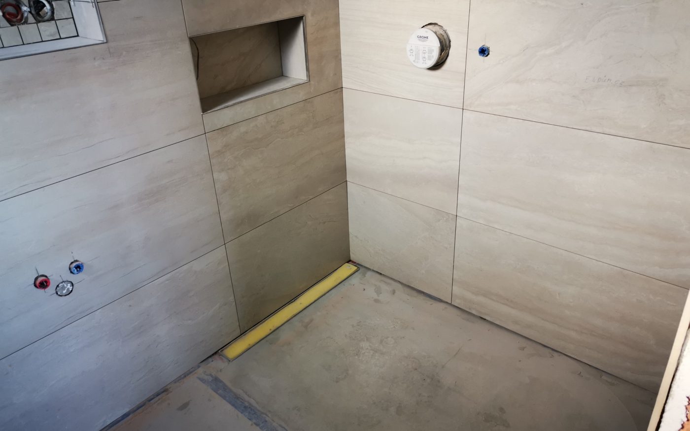 Fotografie koupelny 1 NP | Vzorový e4 dům | Wienerberger