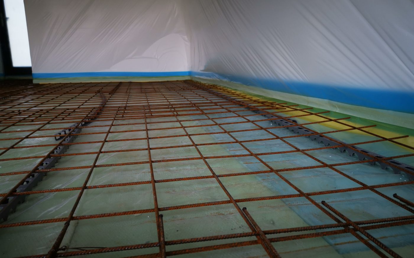 Fotografie z betonování podlahy v garáži | Vzorový e4 dům | Wienerberger