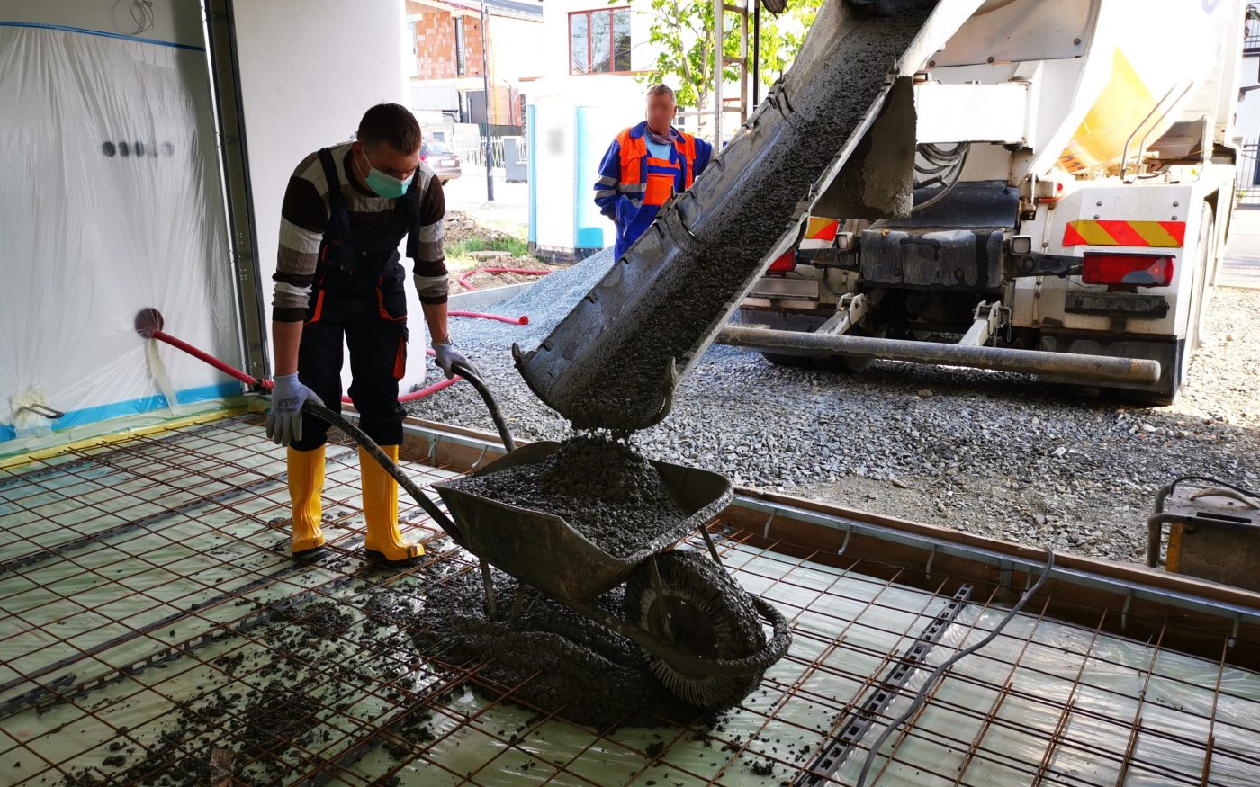 Fotografie z betonování podlahy v garáži | Vzorový e4 dům | Wienerberger