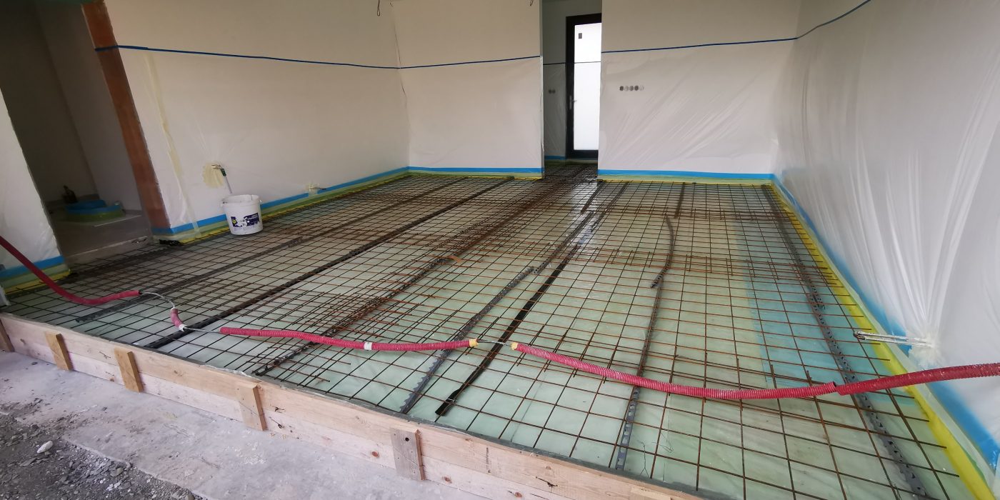 Fotografie z betonování podlahy v garáži | Vzorový e4 dům | Wienerberger