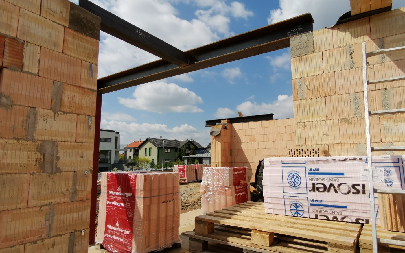 Fotografie ze svařené průvlaky a šalování | Vzorový e4 dům | Wienerberger