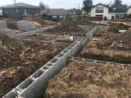 Fotografie z betonovaní základů | Vzorový e4 dům | Wienerberger