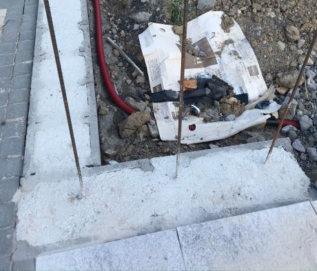 Fotografie - základ venkovního oplocení | Vzorový e4 dům | Wienerberger