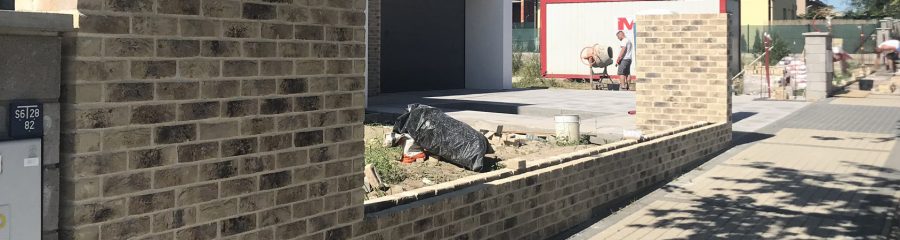 Fotografie - zděný plot z pálených cihel Terca ABOTE | Wienerberger