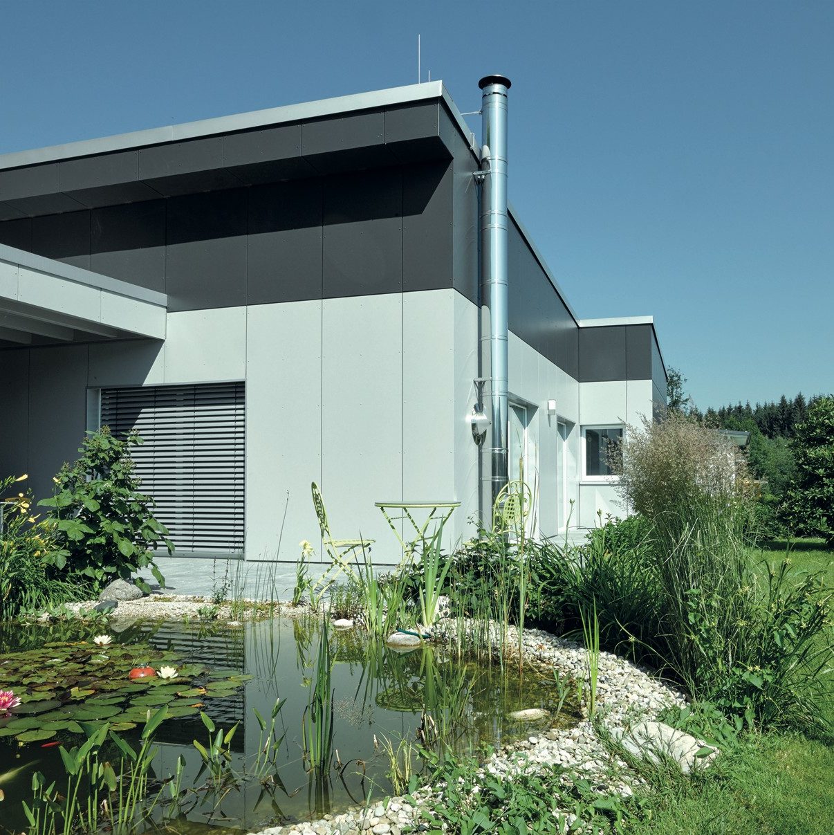 Nerezový komín jako designový prvek domu | Průmyslový partner e4 | Schiedel